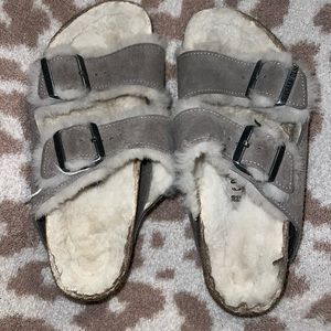 Birkenstock Arizona Shearling suede in Stone Coin